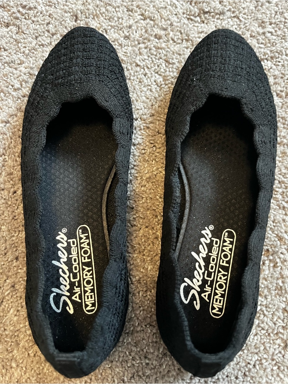 Skechers Black Slip-On Knit Memory Foam Flats, size 6